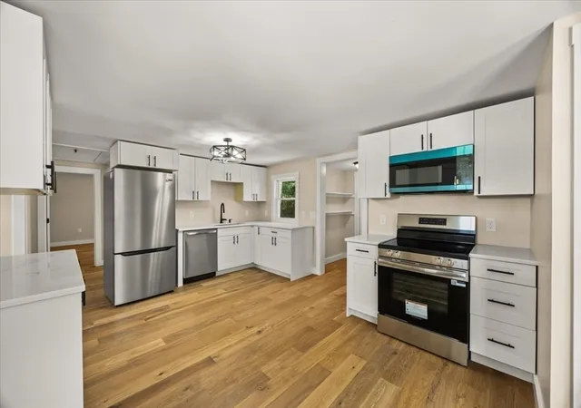 2nd image of 521 Marys Pond Rd, Rochester, MA 02770 | MLS# 73545056