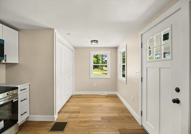 4th image of 521 Marys Pond Rd, Rochester, MA 02770 | MLS# 73545056