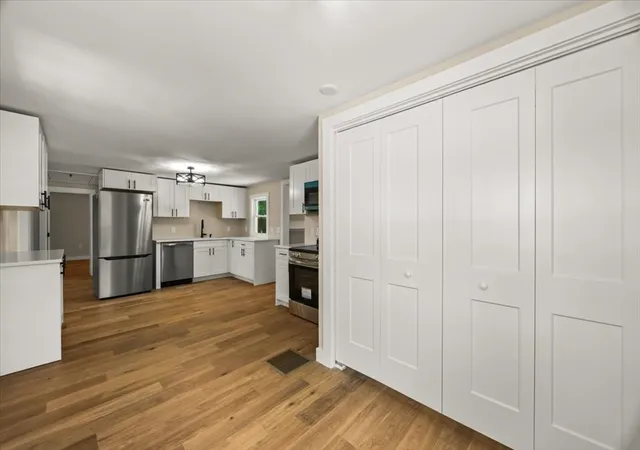 5th image of 521 Marys Pond Rd, Rochester, MA 02770 | MLS# 73545056