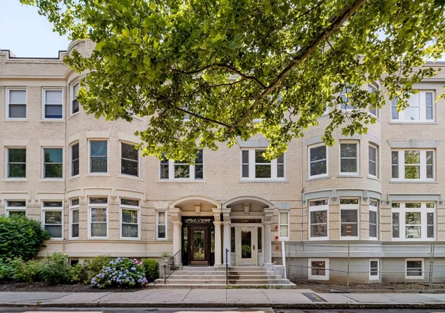 39th image of 79 Park St #1, Brookline, MA 02446 | MLS# 73559710