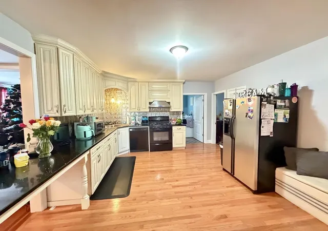 2nd image of 162 Narragansett Blvd, Chicopee, MA 01013 | MLS# 73553014