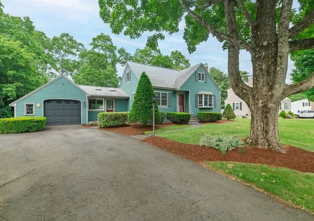 Homes for sale in Foxboro, MA | 15 Eastman Ave, Foxboro, MA 02035 | MLS# 73534564