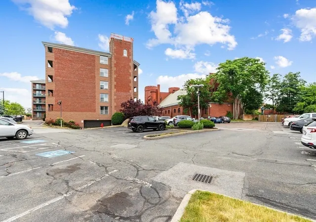 Homes for sale in Lynn, MA | 50 South Common St #403, Lynn, MA 01902 | MLS# 73547670