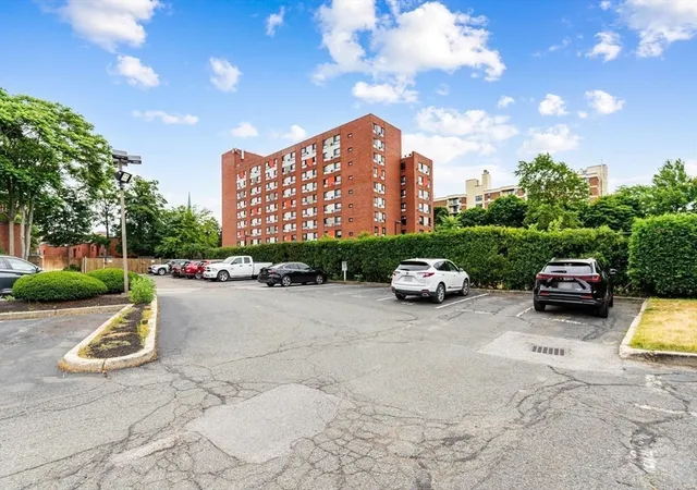 Homes for sale in Lynn, MA | 50 South Common St #403, Lynn, MA 01902 | MLS# 73547670