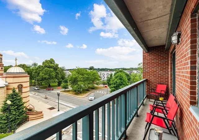Homes for sale in Lynn, MA | 50 South Common St #403, Lynn, MA 01902 | MLS# 73547670