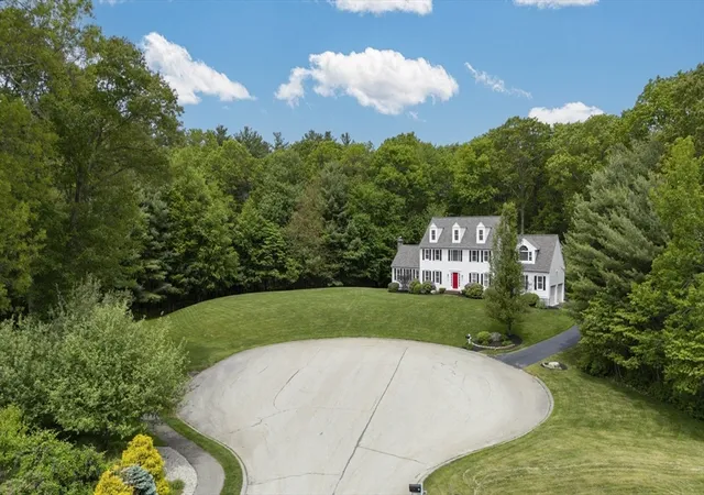 4th image of 53 Arnold Way, Uxbridge, MA 01569 | MLS# 73521049