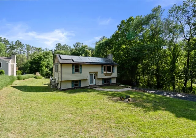 Homes for sale in Webster, MA | 198 Lower Gore Rd, Webster, MA 01570 | MLS# 73538677