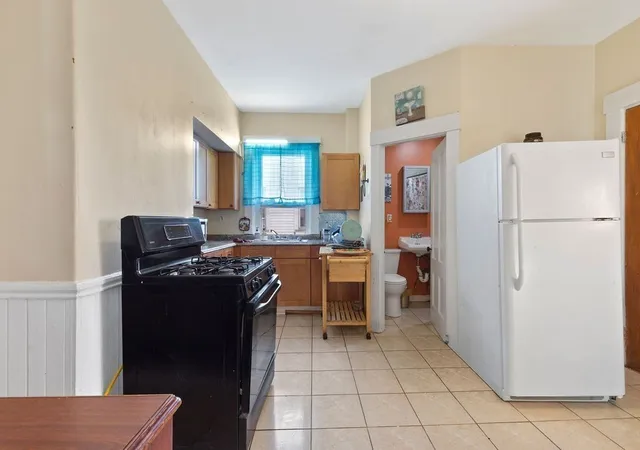 3rd image of 311 Purchase St, New Bedford, MA 02740 | MLS# 73498761