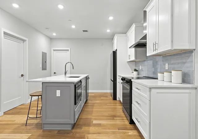 2nd image of 267 Old Colony #206, Boston, MA 02127 | MLS# 73566768