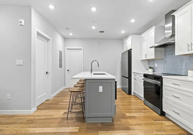 3rd image of 267 Old Colony #206, Boston, MA 02127 | MLS# 73566768