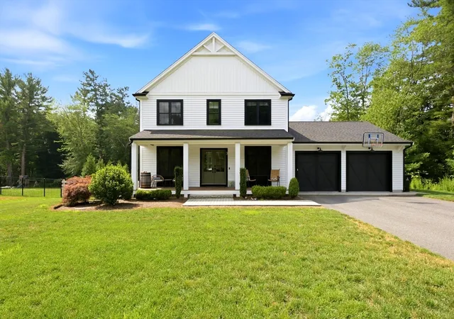 Photo 3 of Sale Pending at 3 Trinity Cir, Bridgewater, MA 02324 | MLS# 73548561 | Listing updated on 2026-08-05