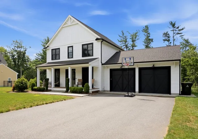 Photo 3 of Sale Pending at 3 Trinity Cir, Bridgewater, MA 02324 | MLS# 73548561 | Listing updated on 2026-08-05