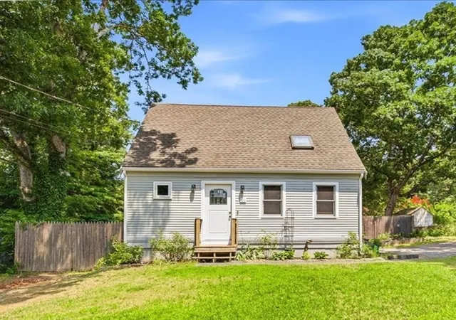 1st image of 100 Park Ave, East Wareham, MA 02538 | MLS# 73556685