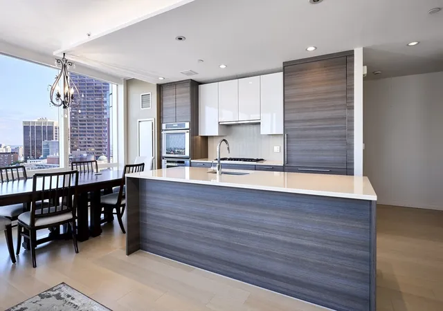 Photo 3 of Sale Pending at 1 Franklin St #2603, Boston, MA 02110 | MLS# 73550047 | Listing updated on 2026-10-04