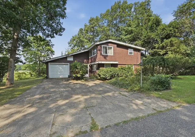 2nd image of 3 Point St, Assonet, MA 02702 | MLS# 73563434