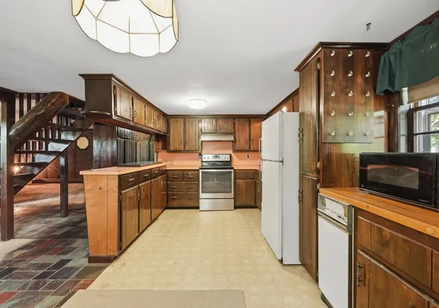 5th image of 3 Point St, Assonet, MA 02702 | MLS# 73563434