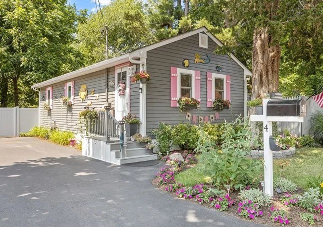 1st image of 4 Cole St, Kingston, MA 02364 | MLS# 73545625