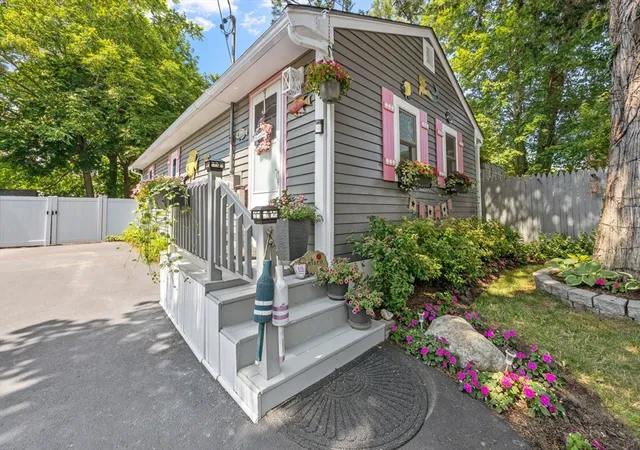 3rd image of 4 Cole St, Kingston, MA 02364 | MLS# 73545625