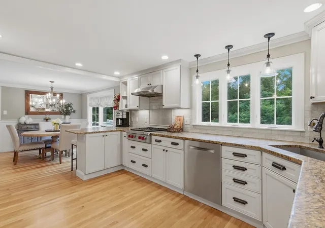 3rd image of 9 Tapley Rd, Lynnfield, MA 01940 | MLS# 73559346