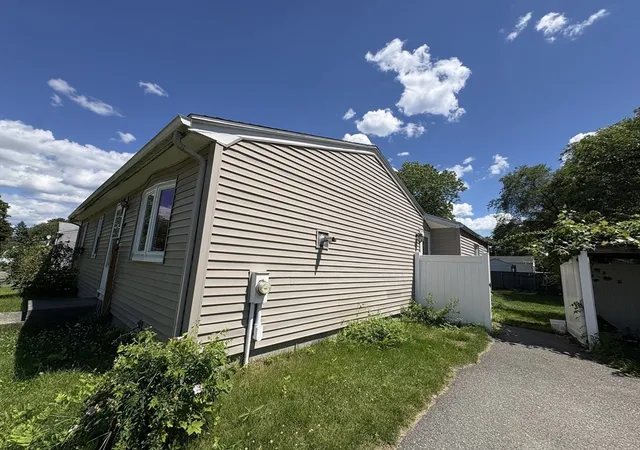 Homes for sale in Springfield, MA | 40 Partridge Dr, Springfield, MA 01119 | MLS# 73535591