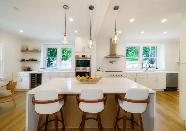 2nd image of 37 Oakland St, Wellesley Hills, MA 02481 | MLS# 73526041