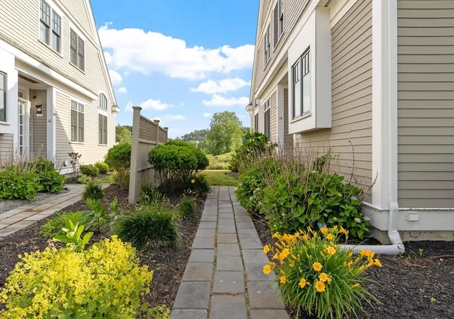 2nd image of 14 Millstone Dr, Sherborn, MA 01770 | MLS# 73538825