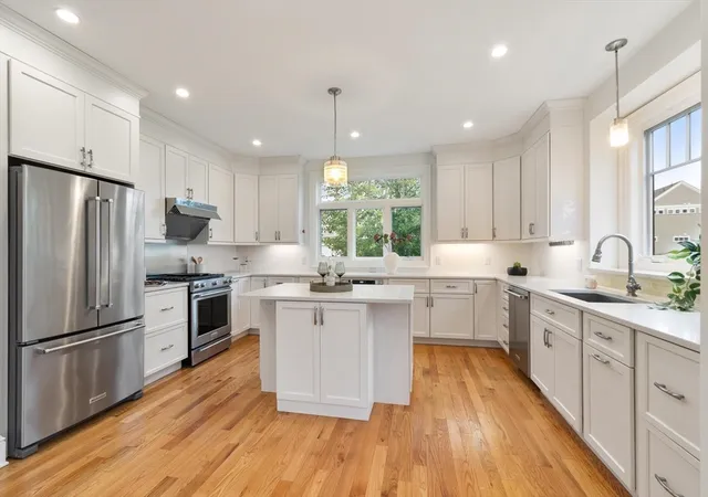 5th image of 14 Millstone Dr, Sherborn, MA 01770 | MLS# 73538825