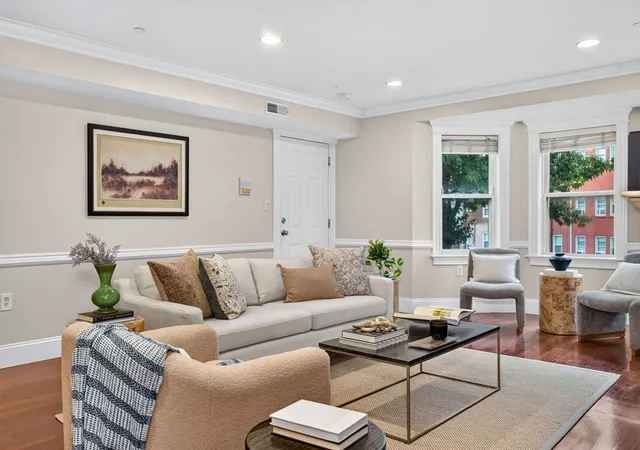 2nd image of 161 E Cottage #2, Dorchester, MA 02125 | MLS# 73558219