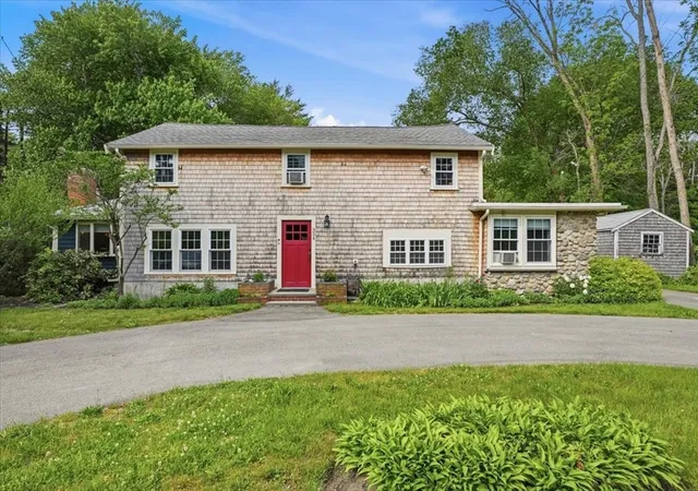 1st image of 354 High St, Pembroke, MA 02359 | MLS# 73532559