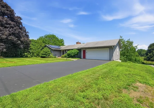 2nd image of 54 Sawmill Plain Rd, South Deerfield, MA 01373 | MLS# 73547522
