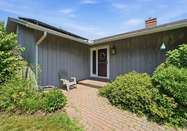 3rd image of 54 Sawmill Plain Rd, South Deerfield, MA 01373 | MLS# 73547522