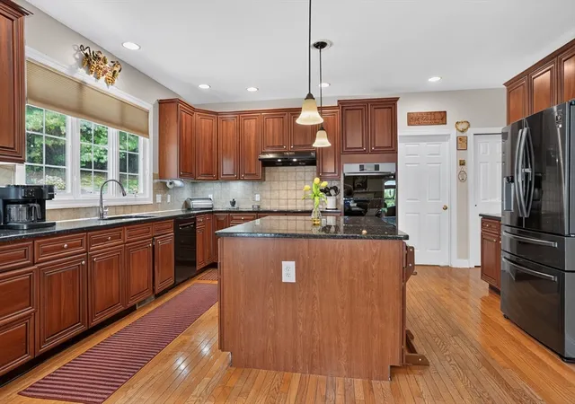 Photo 4 of Single family home for sale at 18 Valley View Dr, North Grafton, MA 01536 | MLS# 73564392 | Listing updated on 2026-09-15