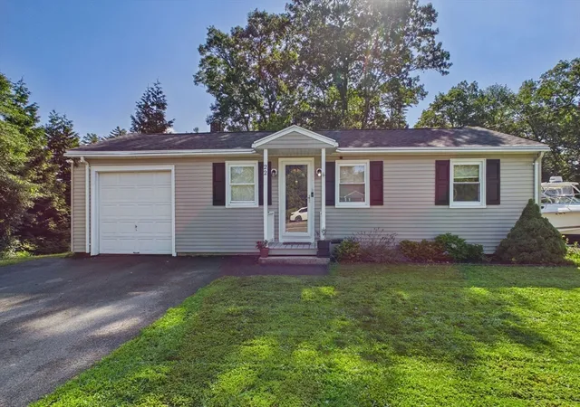 2nd image of 22 County Rd, East Freetown, MA 02717 | MLS# 73548085