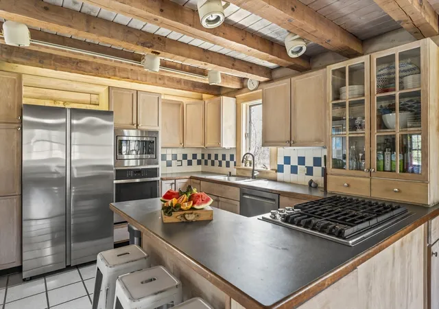 4th image of 7 Pip'N Circle, Edgartown, MA 02539 | MLS# 73520213