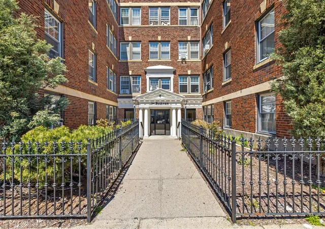 Homes for sale in Everett, MA | 68 Linden St #49, Everett, MA 02149 | MLS# 73510401
