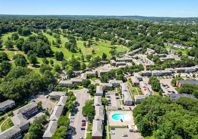 Listing Photo 2 - Condo for sale in building located at 173 Lake Shore Rd, Boston, MA 02135 - Unit #3