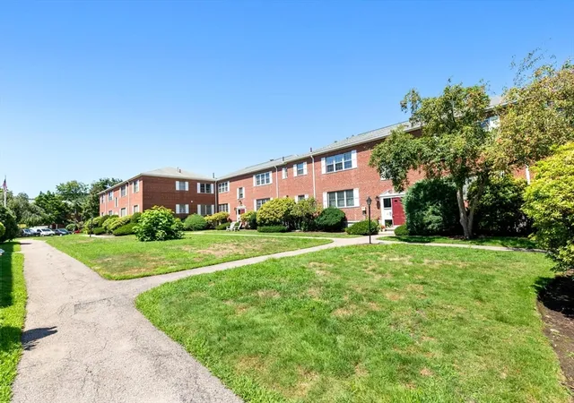 5th image of 173 Lake Shore Rd #3, Brighton, MA 02135 | MLS# 73561994