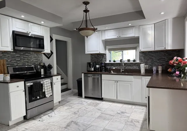 3rd image of 35 Farmland Rd, Lowell, MA 01850 | MLS# 73555895