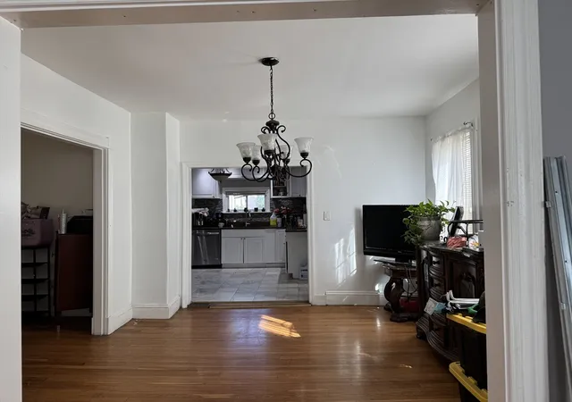 4th image of 35 Farmland Rd, Lowell, MA 01850 | MLS# 73555895