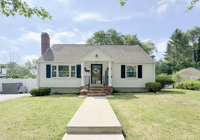 Homes for sale in Peabody, MA | 9 Reynolds Rd, Peabody, MA 01960 | MLS# 73543289