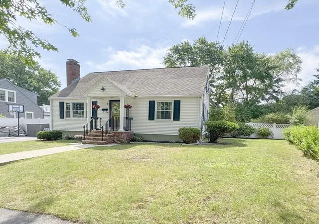 Homes for sale in Peabody, MA | 9 Reynolds Rd, Peabody, MA 01960 | MLS# 73543289