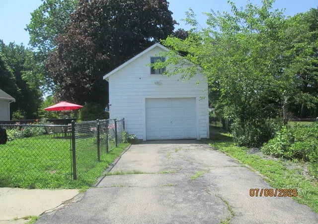 Homes for sale in Somerset, MA | 183 Compos St, Somerset, MA 02726 | MLS# 73547198