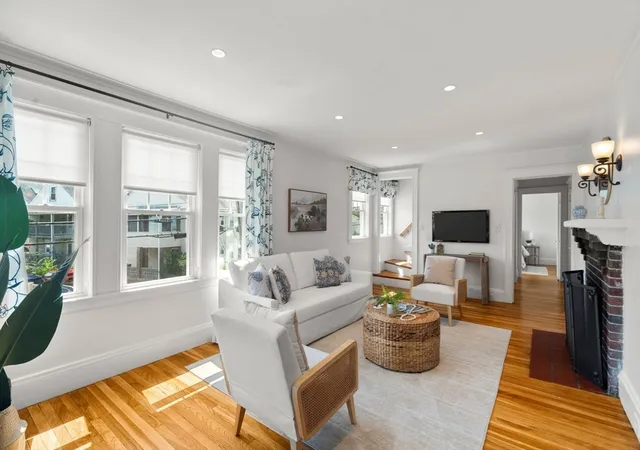 2nd image of 10 Creeley Rd #10, Belmont, MA 02478 | MLS# 73545788