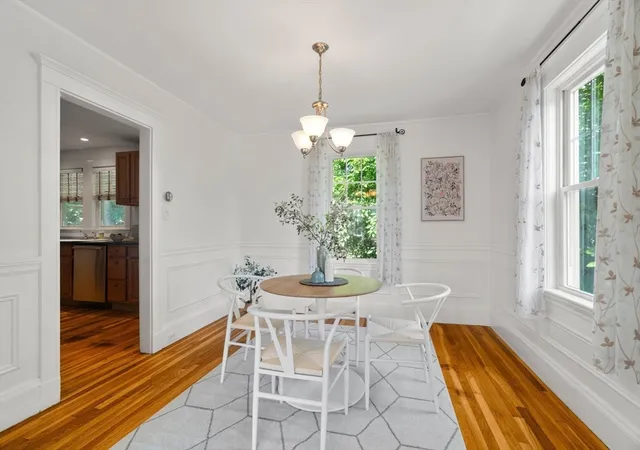 5th image of 10 Creeley Rd, Belmont, MA 02478