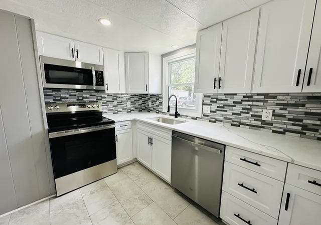 4th image of 70 Shumway St #B20, Springfield, MA 01119 | MLS# 73555746