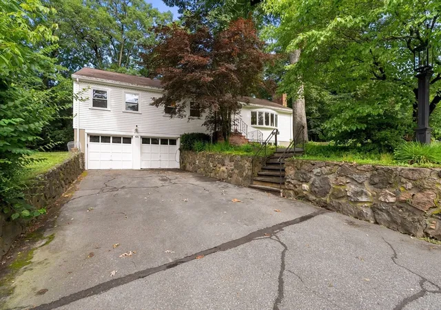Homes for sale in Wellesley, MA | 44 Windemere Rd, Wellesley, MA 02481 | MLS# 73547678