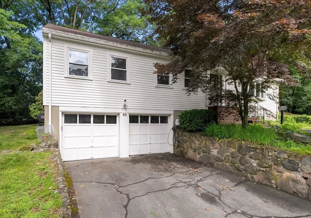 Homes for sale in Wellesley, MA | 44 Windemere Rd, Wellesley, MA 02481 | MLS# 73547678