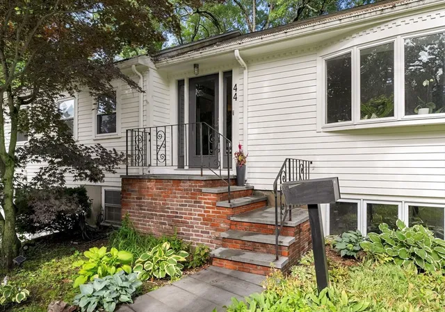Homes for sale in Wellesley, MA | 44 Windemere Rd, Wellesley, MA 02481 | MLS# 73547678