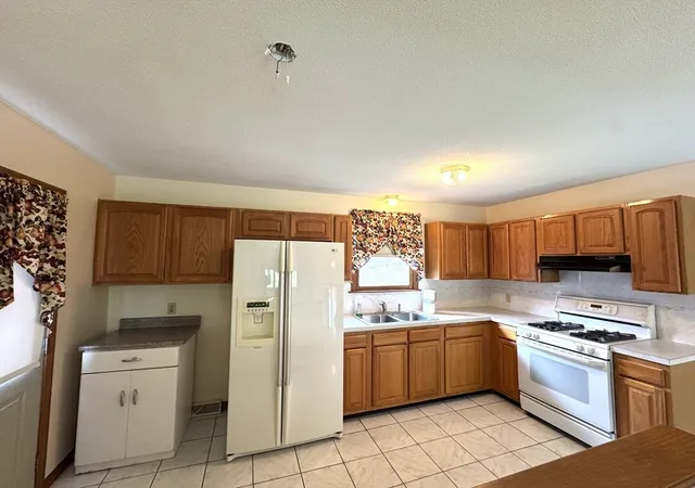 Homes for sale in East Longmeadow, MA | 2 Hazelhurst Ave, East Longmeadow, MA 01028 | MLS# 73542837