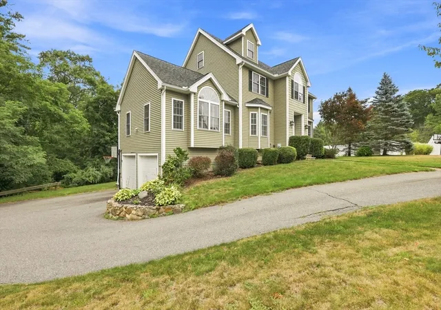 Photo 3 of Sale Pending at 3 Arborcrest Rd, Amesbury, MA 01913 | MLS# 73567154 | Listing updated on 2026-09-16